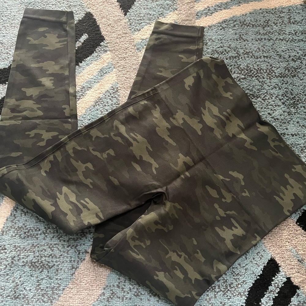 SOLD**.  Spanx new camo leggings